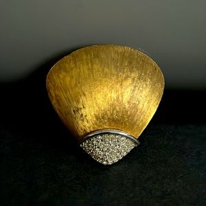 Vintage Charel Gold Plated Art Nouveau Rhinestone Crystal Shell Brooch